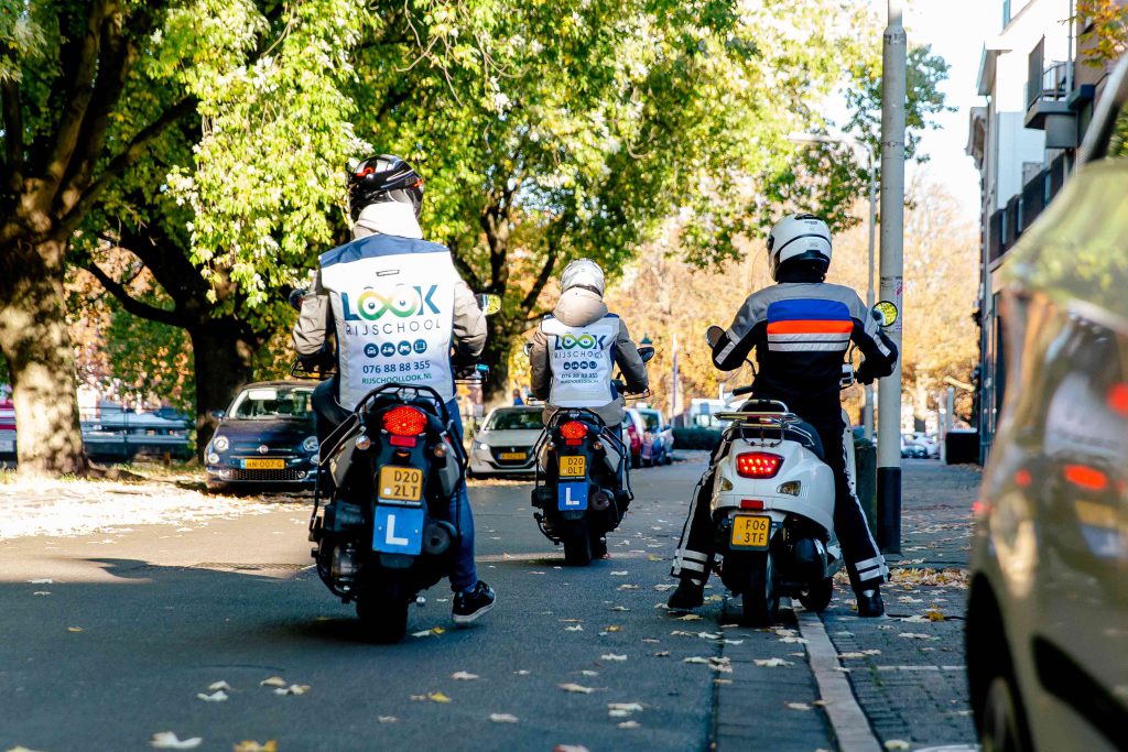 Autorijschoollook.nl | Motor Rijbewijs | Rijschool Breda